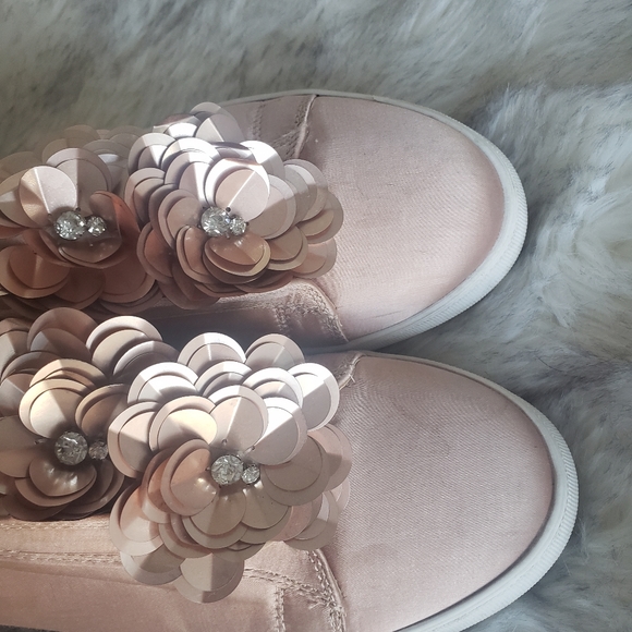 Call it Spring sneakers - Picture 5 of 5